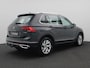 Volkswagen Tiguan 1.4 TSI eHybrid Elegance 245 PK DSG Trekhaak, Matrix LED-Verlichting, Side Assist, Parkeersensoren voor en Achter, Elektrische Achterklep, 18" LM Velgen, Keyless, Dynamic Chassis