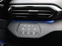 Volkswagen ID.4 Pro 77 kWh 204PK Aut. SOH 97%, Panoramadak, Trekhaak, Matrix LED-Verlichting, Keyless, Stoel-Stuurverwarming, Parkeersensoren voor en Achter, 19" LM Velgen