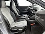 Peugeot e-2008 EV 136pk GT Pack 50 kWh Automaat | 1ste Eigenaar | Stoelverwarming | Navigatie | Climate Control | Adaptieve Cruise Control | Camera | 18"LMV | LED | Keyless Entry/Start | Apple Carplay/Android Auto |