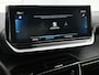 Peugeot e-2008 EV 136pk GT Pack 50 kWh Automaat | 1ste Eigenaar | Stoelverwarming | Navigatie | Climate Control | Adaptieve Cruise Control | Camera | 18"LMV | LED | Keyless Entry/Start | Apple Carplay/Android Auto |