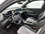 Peugeot e-2008 EV 136pk GT Pack 50 kWh Automaat | 1ste Eigenaar | Stoelverwarming | Navigatie | Climate Control | Adaptieve Cruise Control | Camera | 18"LMV | LED | Keyless Entry/Start | Apple Carplay/Android Auto |