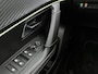 Peugeot e-2008 EV 136pk GT Pack 50 kWh Automaat | 1ste Eigenaar | Stoelverwarming | Navigatie | Climate Control | Adaptieve Cruise Control | Camera | 18"LMV | LED | Keyless Entry/Start | Apple Carplay/Android Auto |