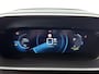 Peugeot e-2008 EV 136pk GT Pack 50 kWh Automaat | 1ste Eigenaar | Stoelverwarming | Navigatie | Climate Control | Adaptieve Cruise Control | Camera | 18"LMV | LED | Keyless Entry/Start | Apple Carplay/Android Auto |