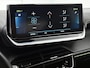 Peugeot e-2008 EV 136pk GT Pack 50 kWh Automaat | 1ste Eigenaar | Stoelverwarming | Navigatie | Climate Control | Adaptieve Cruise Control | Camera | 18"LMV | LED | Keyless Entry/Start | Apple Carplay/Android Auto |