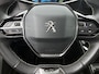 Peugeot e-2008 EV 136pk GT Pack 50 kWh Automaat | 1ste Eigenaar | Stoelverwarming | Navigatie | Climate Control | Adaptieve Cruise Control | Camera | 18"LMV | LED | Keyless Entry/Start | Apple Carplay/Android Auto |