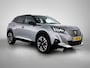 Peugeot e-2008 EV 136pk GT Pack 50 kWh Automaat | 1ste Eigenaar | Stoelverwarming | Navigatie | Climate Control | Adaptieve Cruise Control | Camera | 18"LMV | LED | Keyless Entry/Start | Apple Carplay/Android Auto |