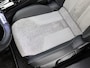 Peugeot e-2008 EV 136pk GT Pack 50 kWh Automaat | 1ste Eigenaar | Stoelverwarming | Navigatie | Climate Control | Adaptieve Cruise Control | Camera | 18"LMV | LED | Keyless Entry/Start | Apple Carplay/Android Auto |
