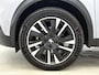 Peugeot e-2008 EV 136pk GT Pack 50 kWh Automaat | 1ste Eigenaar | Stoelverwarming | Navigatie | Climate Control | Adaptieve Cruise Control | Camera | 18"LMV | LED | Keyless Entry/Start | Apple Carplay/Android Auto |