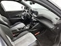 Peugeot e-2008 EV 136pk GT Pack 50 kWh Automaat | 1ste Eigenaar | Stoelverwarming | Navigatie | Climate Control | Adaptieve Cruise Control | Camera | 18"LMV | LED | Keyless Entry/Start | Apple Carplay/Android Auto |