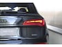 Audi Q5 40 TFSI S edition | Pan.Dak | Elec. Stoelen | Ambienteverl. | SQ5 Velgen | Optiek Zwart | Afgevl. Stuur |