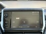 Peugeot 2008 1.2 PureTech Blue Lion 110pk | Apple Carplay/Android Auto | Cruise control | Dab | Navigatiesysteem full map | Panoramadak | Trekhaak | Zeer nette auto!