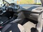Peugeot 2008 1.2 PureTech Blue Lion 110pk | Apple Carplay/Android Auto | Cruise control | Dab | Navigatiesysteem full map | Panoramadak | Trekhaak | Zeer nette auto!