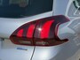 Peugeot 2008 1.2 PureTech Blue Lion 110pk | Apple Carplay/Android Auto | Cruise control | Dab | Navigatiesysteem full map | Panoramadak | Trekhaak | Zeer nette auto!