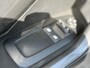 Peugeot 2008 1.2 PureTech Blue Lion 110pk | Apple Carplay/Android Auto | Cruise control | Dab | Navigatiesysteem full map | Panoramadak | Trekhaak | Zeer nette auto!