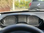 Peugeot 2008 1.2 PureTech Blue Lion 110pk | Apple Carplay/Android Auto | Cruise control | Dab | Navigatiesysteem full map | Panoramadak | Trekhaak | Zeer nette auto!