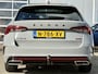 Skoda Octavia Combi 2.0 TSI RS 245pk | BTW auto | Virtual Cockpit | Apple Carplay/Android Auto | Cruise control adaptief | DAB | LED koplampen | Navigatiesysteem full map | Sfeerverlichting | Voorstoelen verwarmd | Dealer onderhouden!