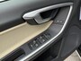 Volvo V60 1.6 T4 Kinetic Schuifdak | Trekhaak | Leder | Stoelverwarming | Memory | Xenon | Camera | Keurig Onderhouden