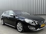 Volvo V60 1.6 T4 Kinetic Schuifdak | Trekhaak | Leder | Stoelverwarming | Memory | Xenon | Camera | Keurig Onderhouden