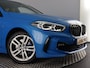 BMW 1-Serie 118i High Executive M-Sport (NL-Auto / Virtual Display / Cruise / Carplay / Sfeerverlichting / Navi)