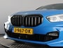 BMW 1-Serie 118i High Executive M-Sport (NL-Auto / Virtual Display / Cruise / Carplay / Sfeerverlichting / Navi)