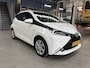Toyota Aygo 1.0 VVT-i 69pk 5D x-play | Navigatie | Camera | Airco | Bluetooth | NAP | Rijklaar prijs!