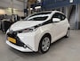 Toyota Aygo 1.0 VVT-i 69pk 5D x-play | Navigatie | Camera | Airco | Bluetooth | NAP | Rijklaar prijs!