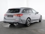 Mercedes-Benz C-klasse Estate 300 e AMG Plug-In Hybride | AMG Premium Line | Night Pakket | Panorama Schuif-Kanteldak | Trekhaak | Head-up-Display | Stuur en Stoelverwarming. Inclusief 24 maanden MB Certified garantie voor Europa.