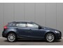Volvo V40 Cross Country 2.0 T4 Nordic+ | LEDER | PANO | CAMERA | NL-AUTO | TREKHAAK