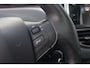 Peugeot 2008 1.2 PureTech Style | Pano | Navi | Lichtmetaal |