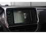 Peugeot 2008 1.2 PureTech Style | Pano | Navi | Lichtmetaal |