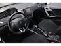 Peugeot 2008 1.2 PureTech Style | Pano | Navi | Lichtmetaal |