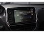 Peugeot 2008 1.2 PureTech Style | Pano | Navi | Lichtmetaal |