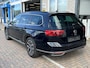 Volkswagen Passat Variant 1.4 TSI PHEV GTE Business / AUTOMAAT/ TREKHAAK/ PANO/ 360 CAMERA/ 218 PK/ IQ. LIGHT/ ERGO COMFORT/ STOELVERWARM. & MASSAGE/ KEYLESS/ DIGITAL DASHBOARD/ PARK. ASSIST/ APP CONNECT/ ADAPT. CRUISE/ NAVI/ CLIMA/ DAB