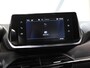 Peugeot 2008 130PK Active Pack | 1ste eigenaar | Parkeersensoren | Climate Control | Cruise Control | AppleCarPlay/AndroidAuto | LED lampen | 16"LMV | Isofix | DAB Radio | lederen Stuurwiel |
