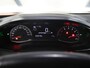 Peugeot 2008 130PK Active Pack | 1ste eigenaar | Parkeersensoren | Climate Control | Cruise Control | AppleCarPlay/AndroidAuto | LED lampen | 16"LMV | Isofix | DAB Radio | lederen Stuurwiel |