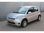 Daihatsu Sirion 2 1.0-12V 100th. Anniversary O.a: Airco, Radio/CD, A.B, L.M, 4-seiz, Rijklaar. Etc. All-in prijs!