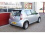 Daihatsu Sirion 2 1.0-12V 100th. Anniversary O.a: Airco, Radio/CD, A.B, L.M, 4-seiz, Rijklaar. Etc. All-in prijs!