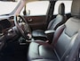 Jeep Renegade 1.5T e-Hybrid S 190PK AUTOMAAT | Black line| Lichtmetalen velgen| Parkeer sensoren V\A| Navigatie| Camera| Climate Control| 4WD drive| Leer| elec. stoel| Reservewiel|