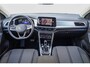 Volkswagen T-Roc 1.5 TSI 150pk DSG Life Edition | Achteruitrijcamera | Stoelverwarming | Trekhaak