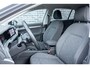 Volkswagen Golf 1.0 eTSI DSG Life Business | Achteruitrijcamera | Parkeersensoren | Climate Control | Keyless Entry | Cruise Control Adaptief | LED Koplampen | Stoelverwarming | Navigatie Discover Pro | Apple Carplay | Android Auto