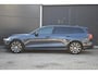 Volvo V60 T8 Plug-in hybrid AWD Plus Dark | Panoramadak | Trekhaak | Verwarmbare voorstoelen, achterbank en stuurwiel | Head-up display | 360 graden camera | Premium audio by Harman Kardon |
