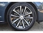 Volvo V60 T8 Plug-in hybrid AWD Plus Dark | Panoramadak | Trekhaak | Verwarmbare voorstoelen, achterbank en stuurwiel | Head-up display | 360 graden camera | Premium audio by Harman Kardon |