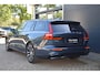 Volvo V60 T8 Plug-in hybrid AWD Plus Dark | Panoramadak | Trekhaak | Verwarmbare voorstoelen, achterbank en stuurwiel | Head-up display | 360 graden camera | Premium audio by Harman Kardon |