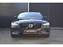 Volvo V60 T8 Plug-in hybrid AWD Plus Dark | Panoramadak | Trekhaak | Verwarmbare voorstoelen, achterbank en stuurwiel | Head-up display | 360 graden camera | Premium audio by Harman Kardon |