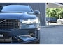 Volvo V60 T8 Plug-in hybrid AWD Plus Dark | Panoramadak | Trekhaak | Verwarmbare voorstoelen, achterbank en stuurwiel | Head-up display | 360 graden camera | Premium audio by Harman Kardon |