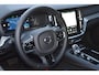 Volvo V60 T8 Plug-in hybrid AWD Plus Dark | Panoramadak | Trekhaak | Verwarmbare voorstoelen, achterbank en stuurwiel | Head-up display | 360 graden camera | Premium audio by Harman Kardon |