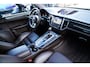 Porsche Macan 3.6 Turbo Exclusive Performance Edition 441PK | Dealer onderhouden | Mahagoni Metallic | Sport uitlaat | ACC | Pano