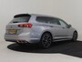 Volkswagen Passat Variant 1.5 TSI R-Line Business +150PK DSG/AUTO | Trekhaak afneembaar | Camera | Navigatie | App connect | verwarmde stoelen met massage | DAB | LED | 19"LMV
