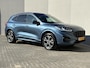 Ford Kuga 2.5 PHEV ST-Line X / Dealer onderhouden / Trekgewicht 1.500 kg / Navigatie / Stuur-, stoel- & achterbankverwarming / Parkeer assistent / Camera 360° / Elektrische stoel & klep / 18" LM wielen / Adaptief cruise control / Apple Carplay/Android Auto /