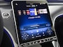 Mercedes-Benz C-klasse 300 e Business Solution Luxury | Winterpakket | Trekhaak | Panoramaschuifdak | Warmtewerend, donkergetint glas | GUARD 360° Plus | Sierdelen diamantpatroon zilvergrijs | 18 inch vijf-dubbelspaaks lichtmetalen velgen |
